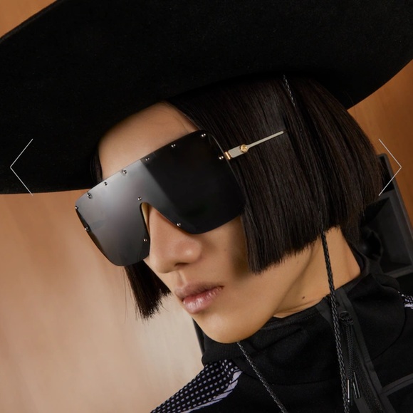 Gucci Oversized Sunglasses - Picture 5 of 6
